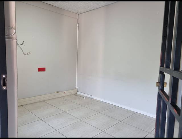 92M² OFFICE TO LET IN SONHEUWEL